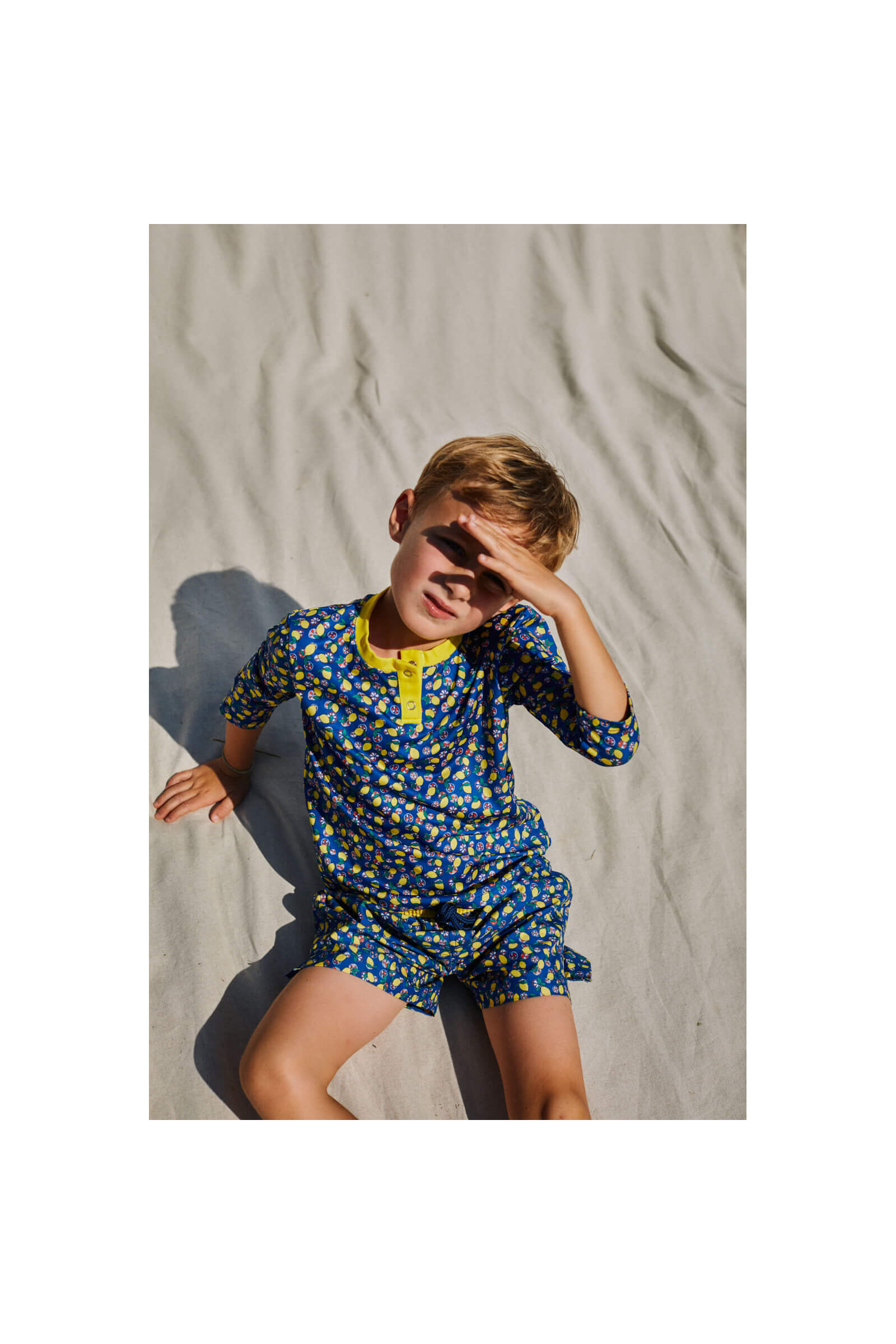 Enfant portant un Top Anti-UV Lemonade