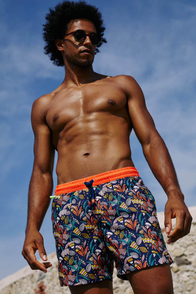 Homme portant un maillot de bain au séchage ultra rapide Savannah