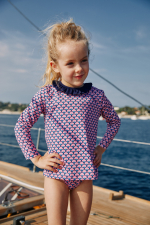 Enfant portant un Top Anti-UV Pink Sensu